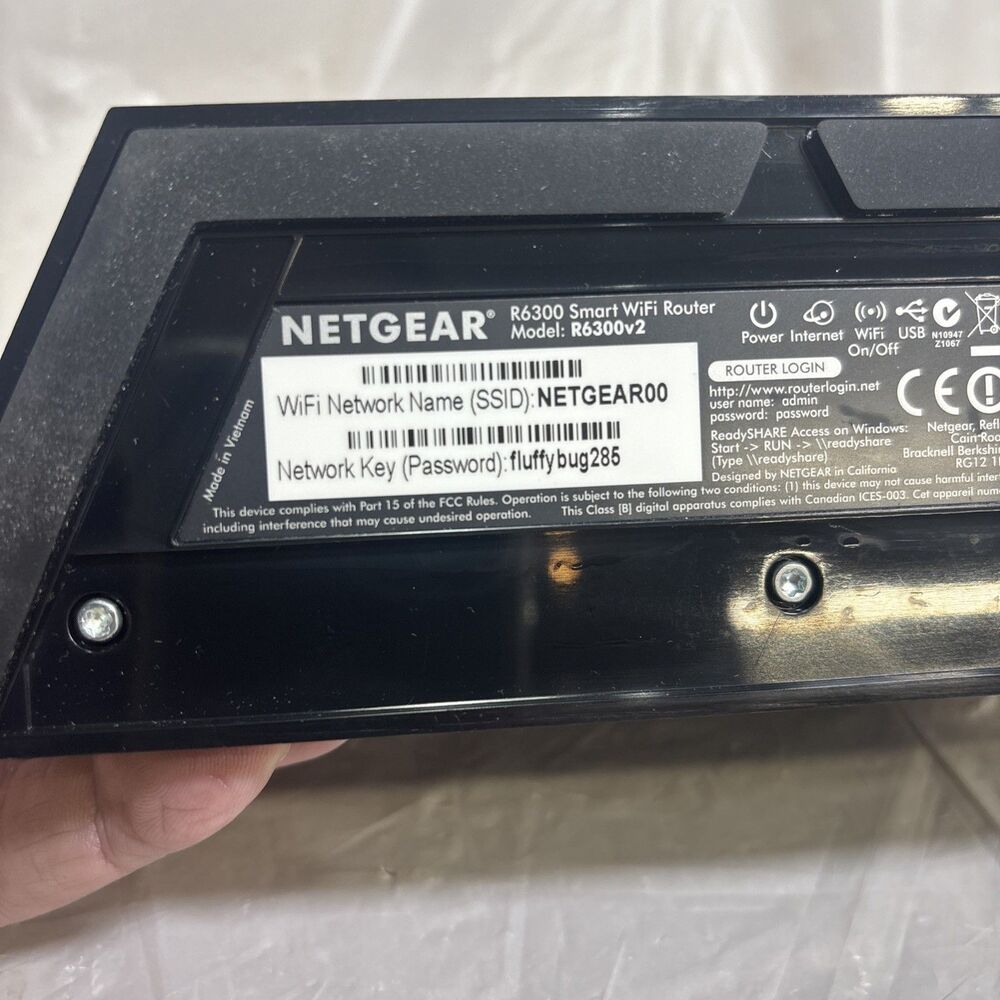 NETGEAR R6300 AC1750 Dual Band Smart WiFi Gigabit Router 1300Mbps - Picture 8 of 13